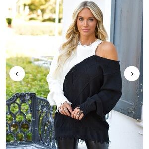 New Decker Distressed Cut Out Sweater Sz M